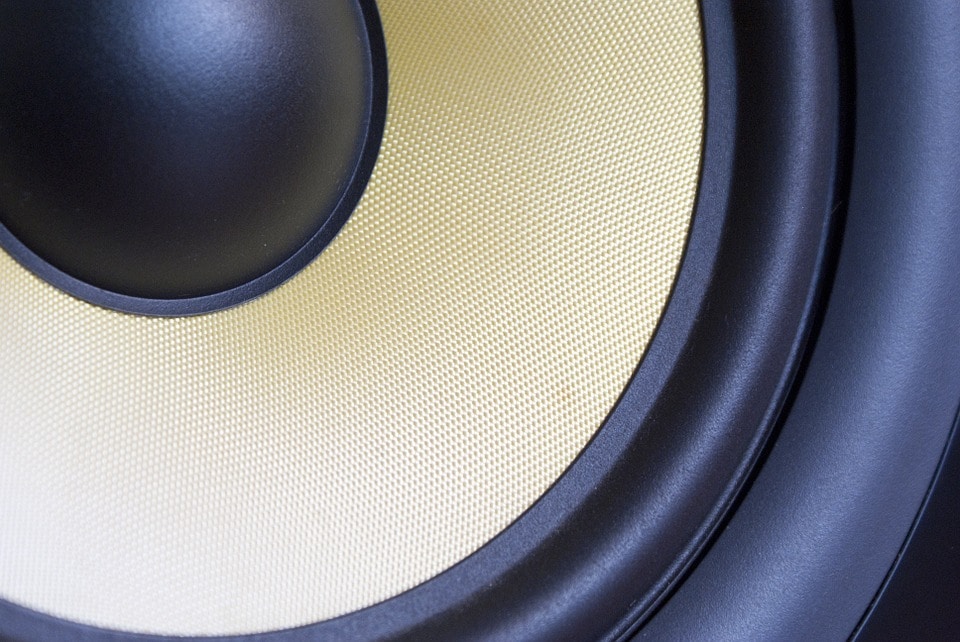 Replacing standard speakers – step by step